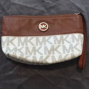Michael kors wristlet